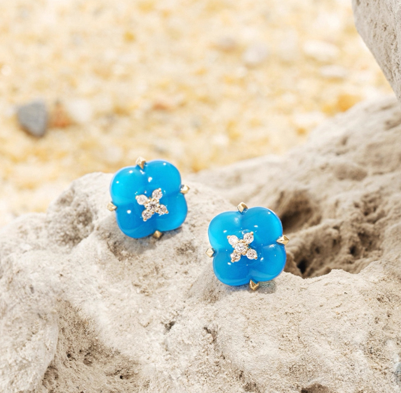 Fontana di Trevi - Mother-of-Pearl and Diamond triple flower Bracelets