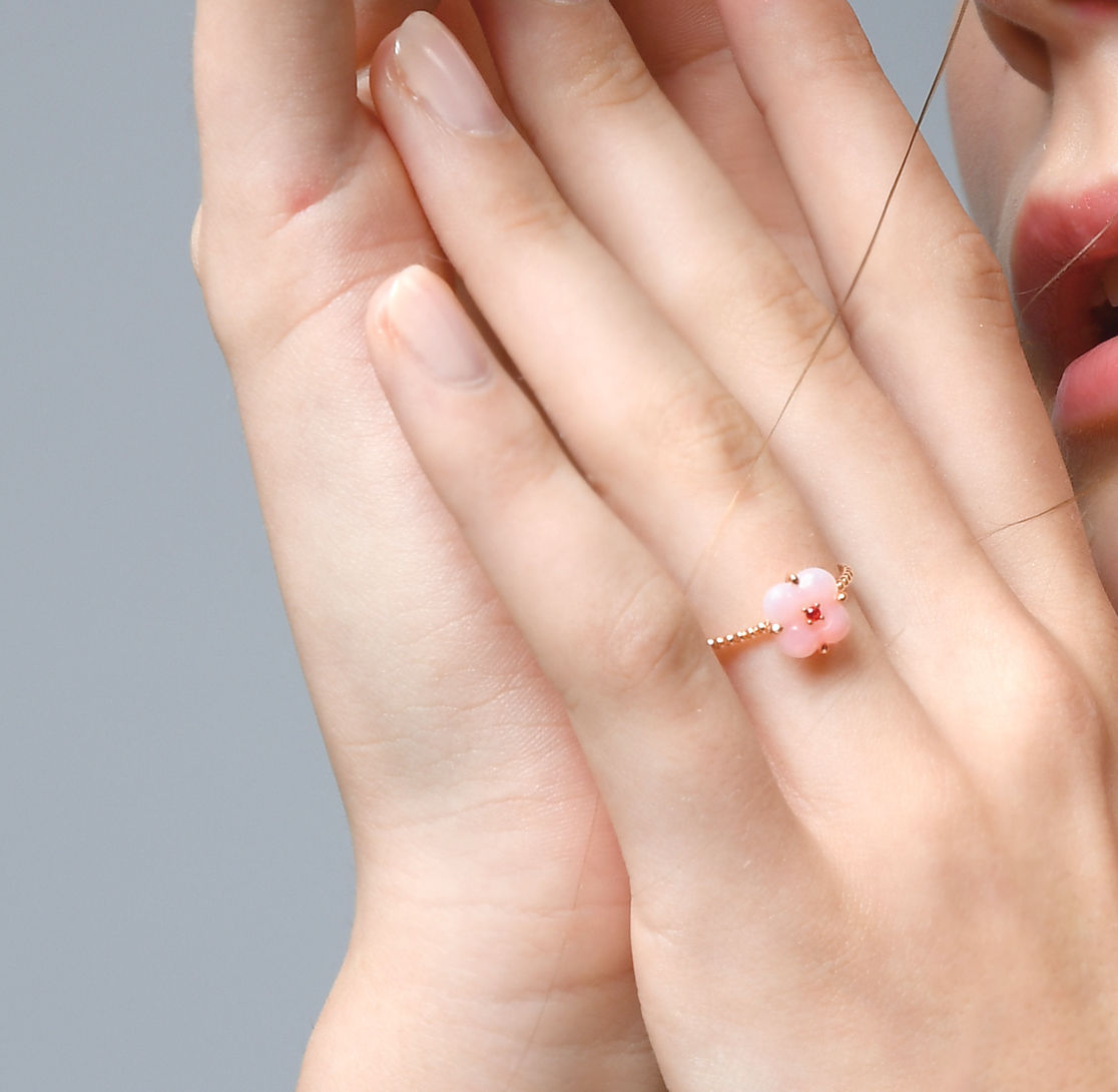 Fontana di Trevi – Mini-Ring aus rosafarbenem Opal und Spinell 