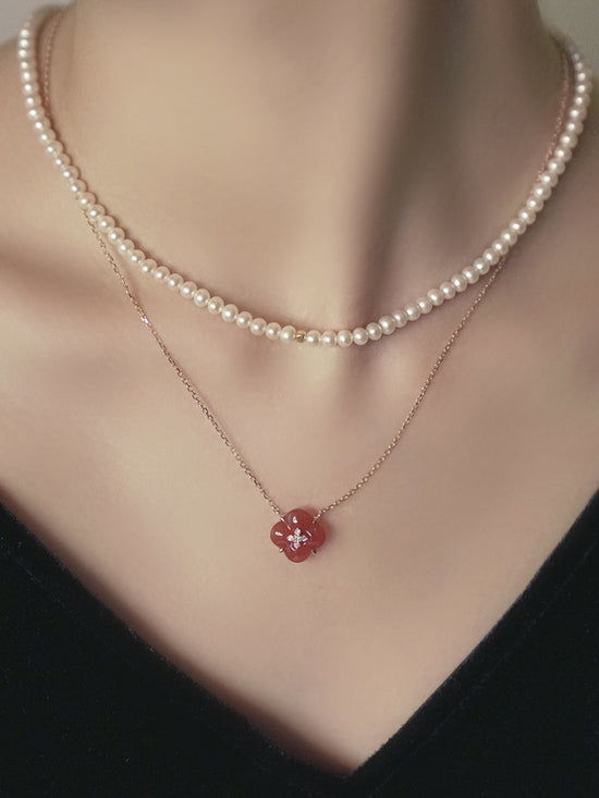 SONSTIGES – Modische Perlenkette in verschiedenen Tragevarianten
