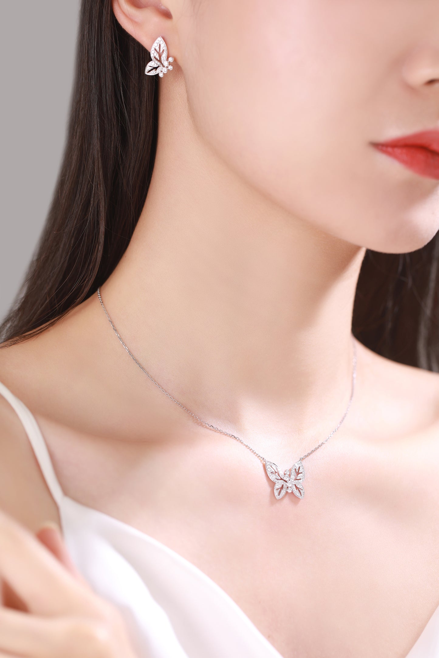 FAUNA & FLORA - Butterfly Diamond Necklace