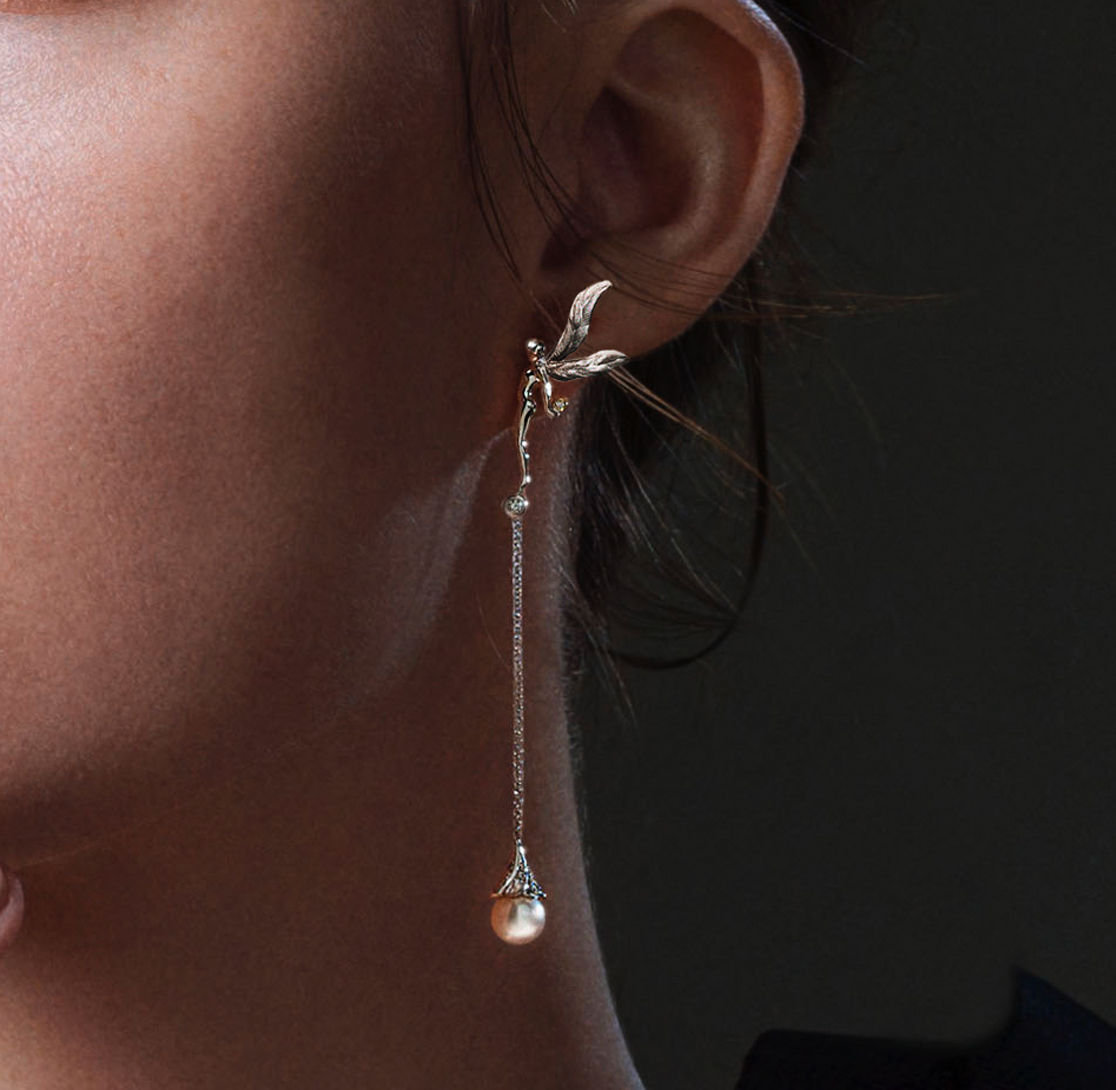 DATURA • ASTRA – Ohrring aus 18-karätigem Roségold mit Diamanten und Akoya-Perlen