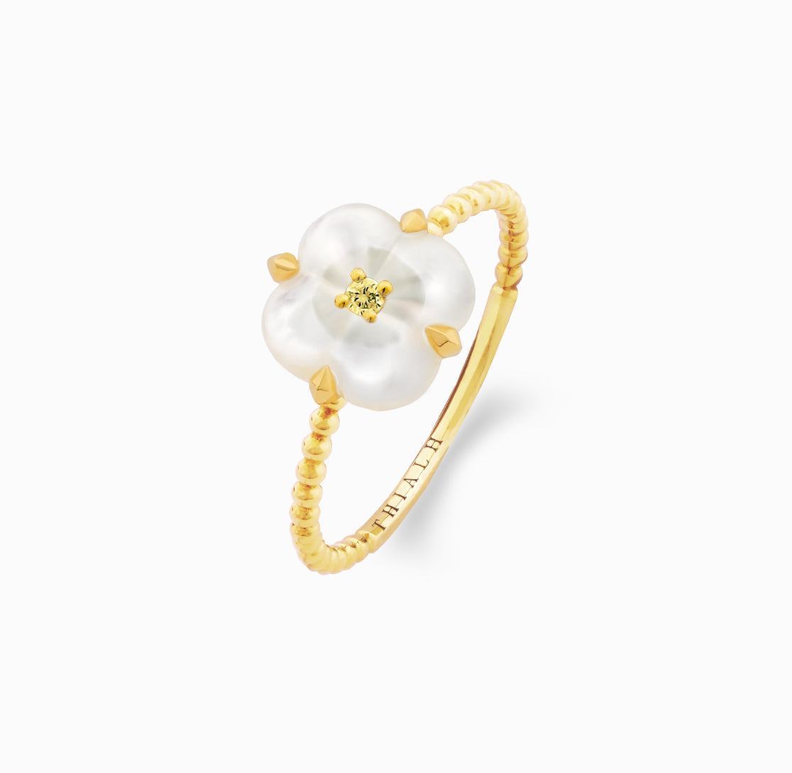 Load image into Gallery viewer, Fontana di Trevi - Mini Mother-of-Pearl and Yellow Diamond Ring
